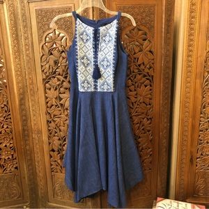 White House Black Market EUC denim color, sleeveless embroidered dress